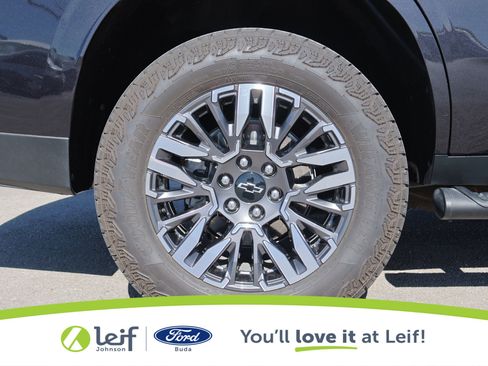 Used 2025 Chevrolet Tahoe Z71 w/ Z71 Off-Road Package image 16