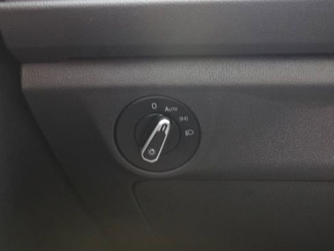 Used 2022 Volkswagen Jetta SE FWD image 9