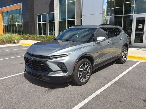 Used 2024 Chevrolet Blazer RS w/ Driver Confidence II Package FWD image 3