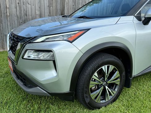 Used 2023 Nissan Rogue SV image 34