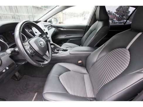 Used 2023 Toyota Camry SE FWD image 16