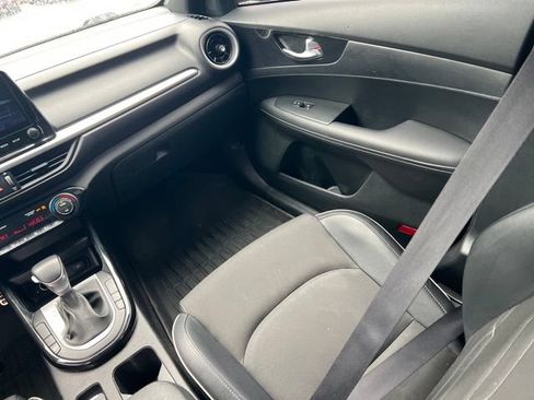 Certified 2024 Kia Forte GT-Line FWD image 12
