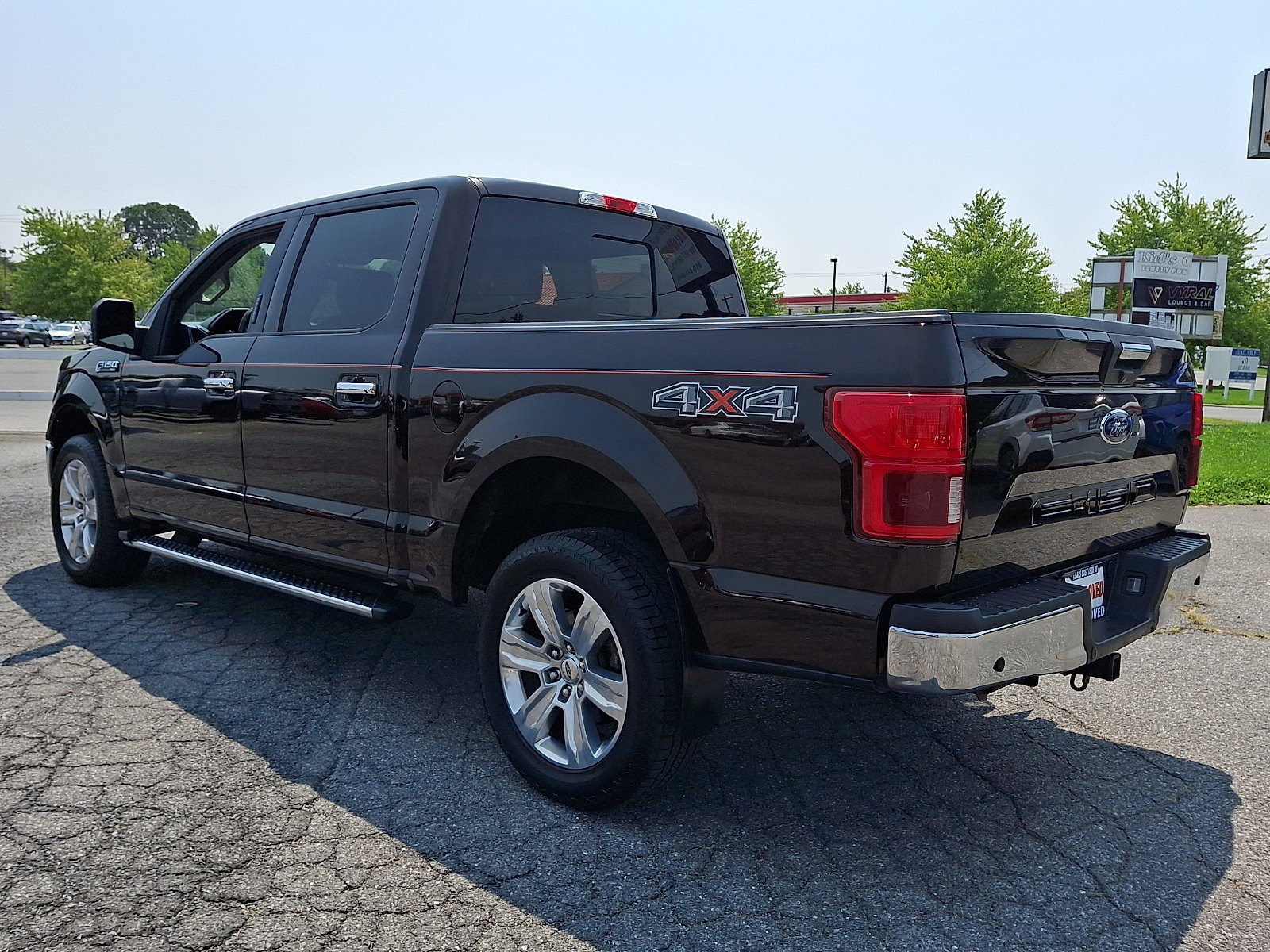 Used 2020 Ford F150 XLT w/ Equipment Group 302A Luxury AWD/4WD image 4