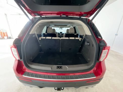 Used 2020 Ford Explorer Platinum w/ Premium Technology Package image 25