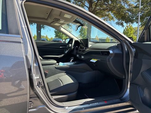 New 2025 Nissan Altima 2.5 SV w/ SV Special Edition Package image 17