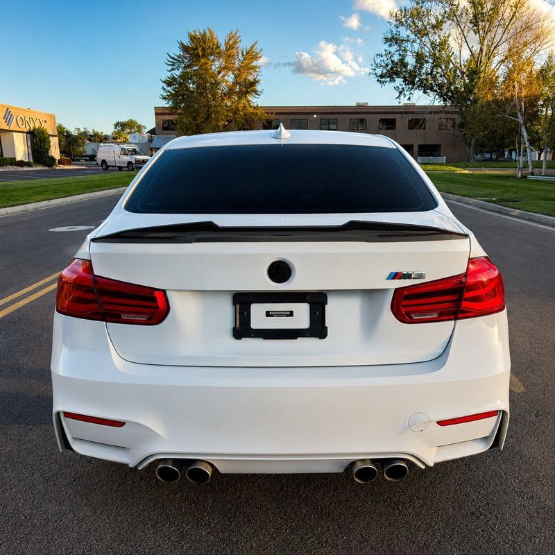 Used 2017 BMW M3 RWD image 4