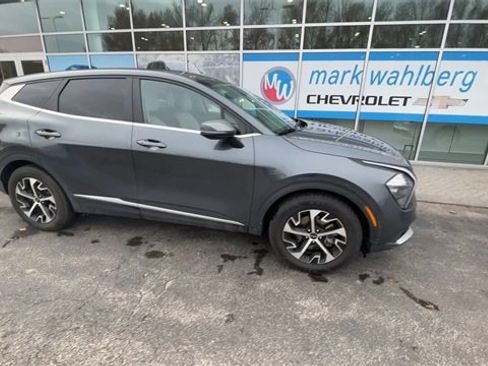 Used 2023 Kia Sportage EX image 9