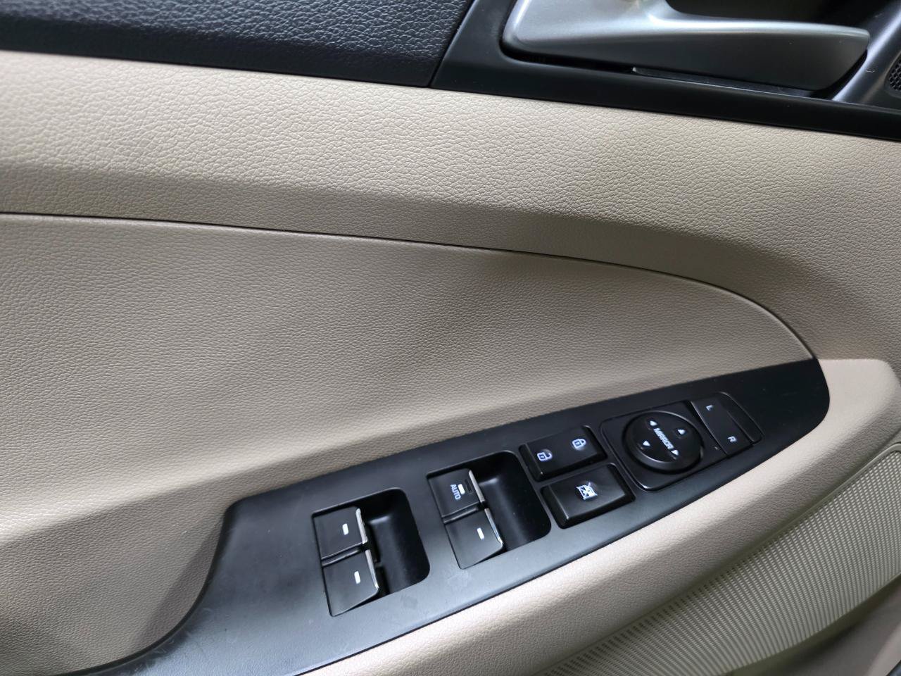 Used 2016 Hyundai Tucson Limited AWD/4WD image 18
