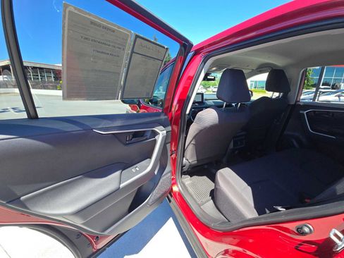 Certified 2025 Toyota RAV4 LE AWD/4WD image 15