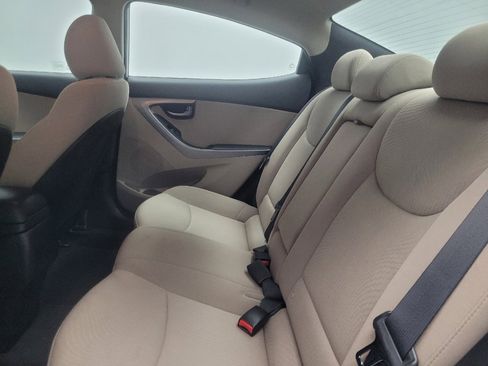 Used 2014 Hyundai Elantra SE w/ Option Group 02 FWD image 18