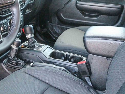 Used 2021 Jeep Wrangler Unlimited Sport AWD/4WD image 19