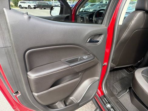 Used 2022 GMC Canyon AT4 w/ Driver Alert Package AWD/4WD image 18