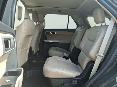Certified 2023 Ford Explorer XLT w/ Equipment Group 202A AWD/4WD image 9