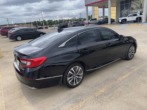 Used 2019 Honda Accord EX image 8