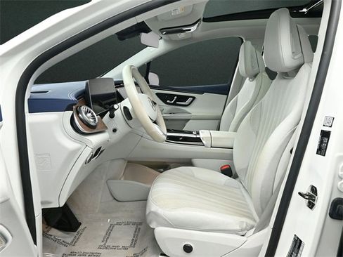 Used 2023 Mercedes-Benz EQE 500 4MATIC SUV image 11