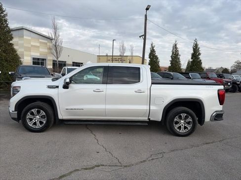 Used 2022 GMC Sierra 1500 SLT w/ SLT Convenience Package AWD/4WD image 3
