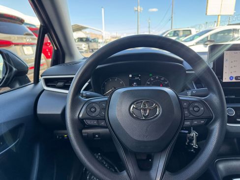 Used 2025 Toyota Corolla LE image 32