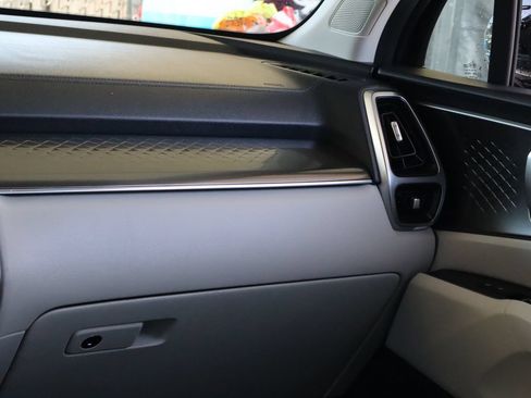 Used 2021 Kia Sorento S FWD image 31