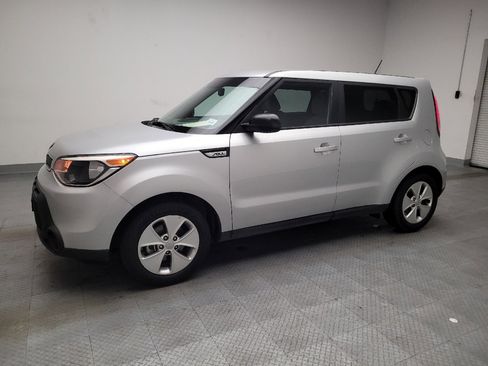 Used 2016 Kia Soul w/ Convenience Package image 2