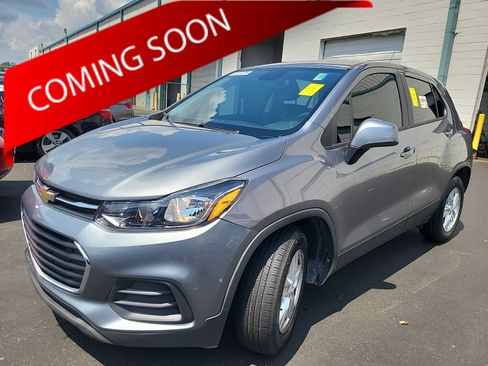 Used 2020 Chevrolet Trax LS FWD image 1