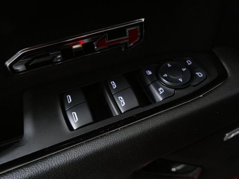 Used 2024 GMC Sierra 1500 AT4 w/ Technology Package AWD/4WD image 17