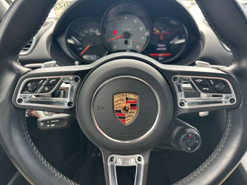 Used 2022 Porsche 718 Boxster S RWD image 18