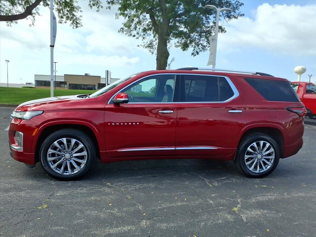 Used 2023 Chevrolet Traverse Premier FWD image 4