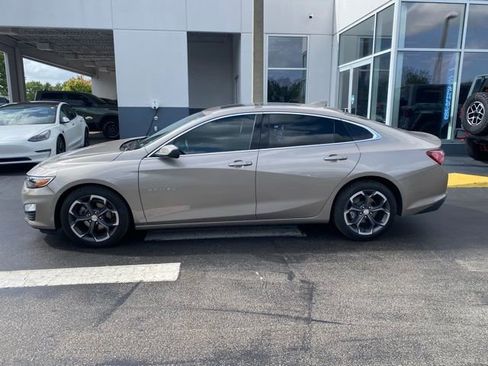 Used 2022 Chevrolet Malibu LT w/ Leather Package image 6