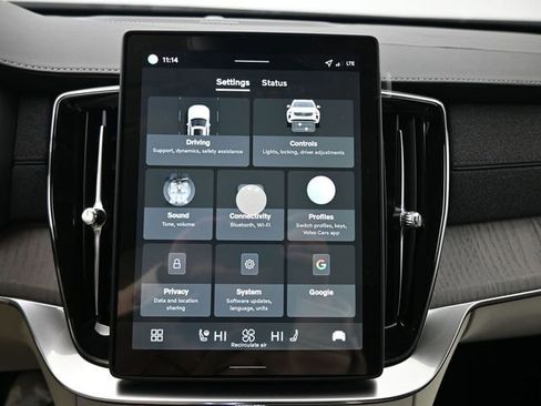 New 2026 Volvo XC90 B6 Ultra w/ Protection Package image 14