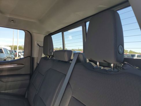 New 2026 GMC Sierra 1500 SLE w/ X31 Off-Road Package image 11