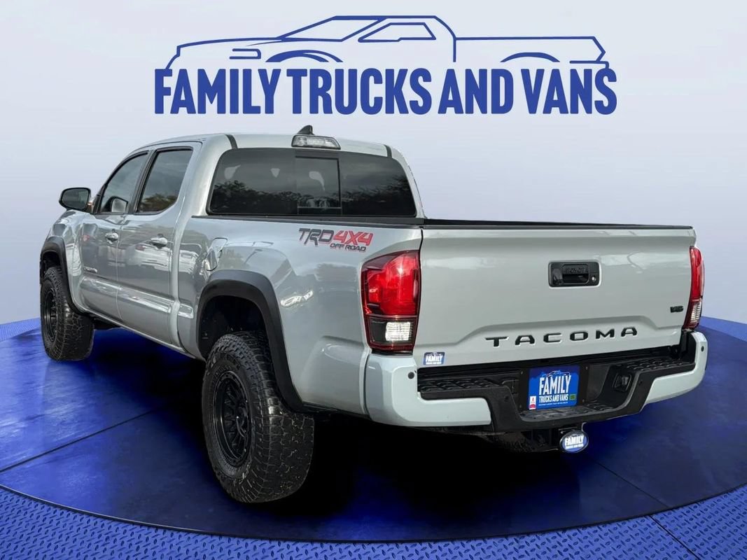 Used 2018 Toyota Tacoma TRD Off-Road w/ TRD Premium Off Road Package AWD/4WD image 3