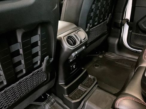 Used 2021 Jeep Wrangler Unlimited Rubicon image 25