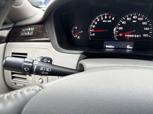 Used 2010 Cadillac DTS Luxury image 35