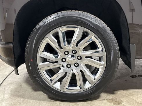 Used 2019 Chevrolet Silverado 1500 High Country w/ High Country Premium Package image 28