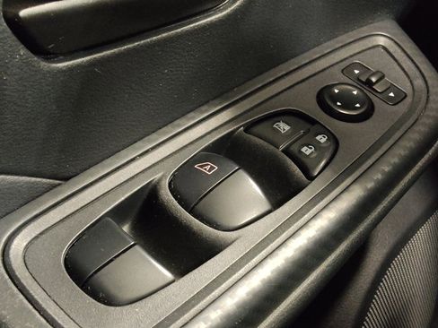 Used 2025 Nissan Versa S w/ Trunk Package FWD image 27