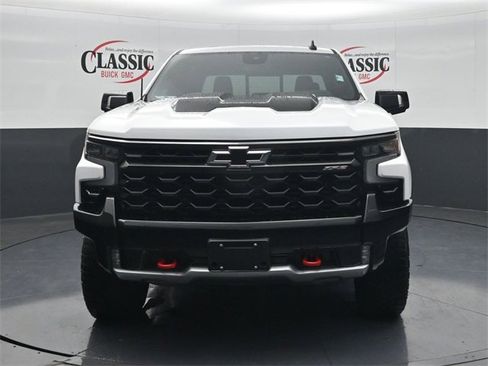 Used 2023 Chevrolet Silverado 1500 ZR2 w/ Technology Package image 4