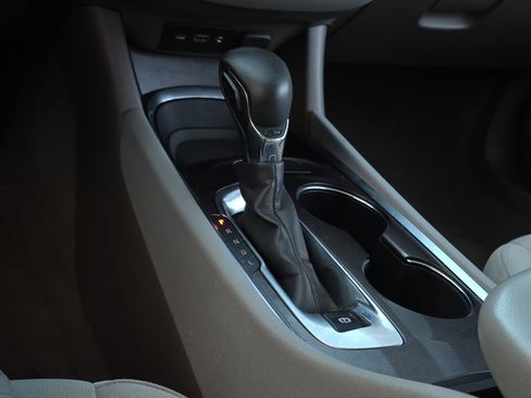 Used 2022 Chevrolet Malibu LT image 21