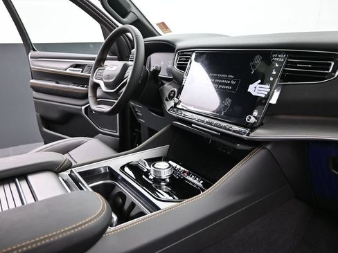 New 2026 Jeep Grand Wagoneer 4WD image 42
