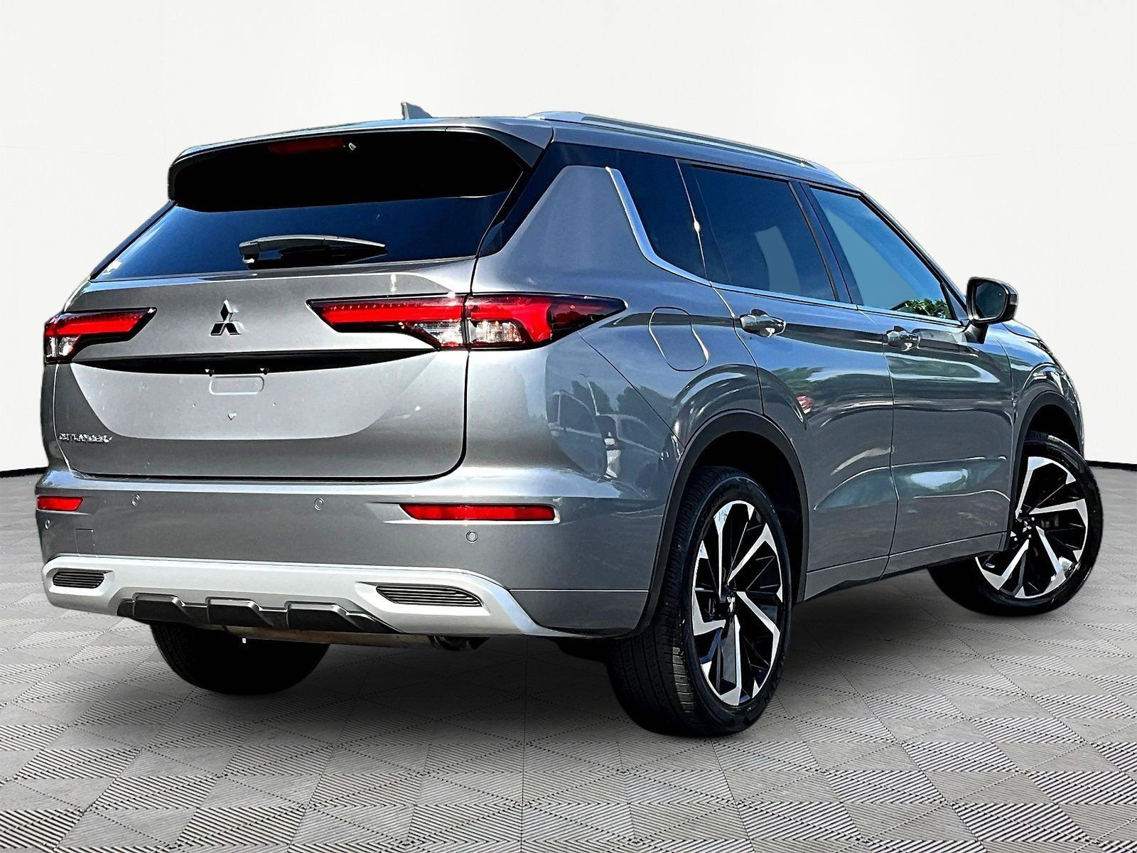 Used 2022 Mitsubishi Outlander SEL FWD image 6