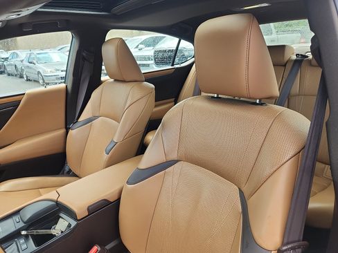Used 2019 Lexus ES 300h FWD image 23