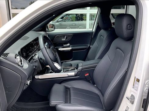 Used 2026 Mercedes-Benz GLB 250 4MATIC image 27