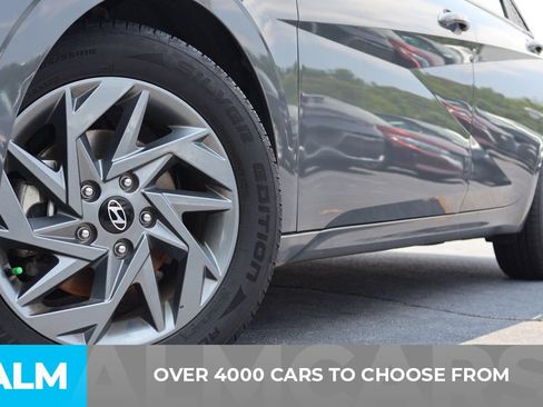 Used 2024 Hyundai Elantra SEL FWD image 3