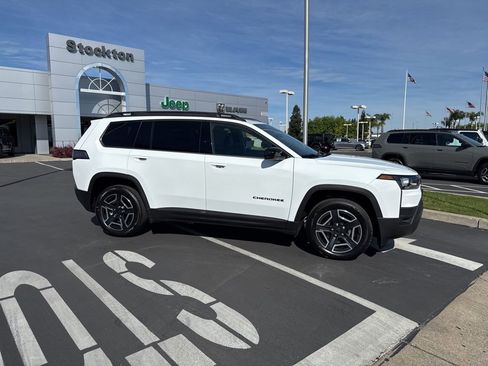New 2026 Jeep Cherokee Limited image 3