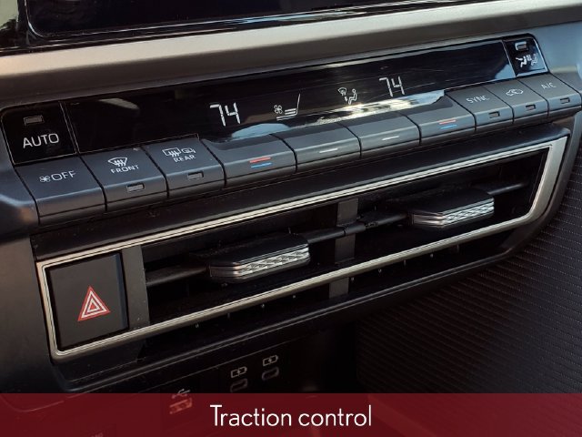 Used 2025 Toyota Camry SE FWD image 19