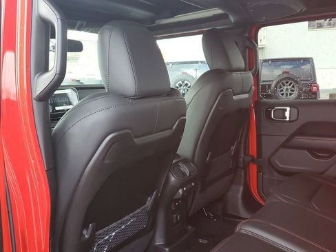 New 2025 Jeep Wrangler Unlimited Rubicon image 15