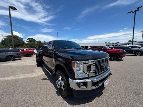Used 2022 Ford F350 Lariat w/ Lariat Ultimate Package AWD/4WD image 2