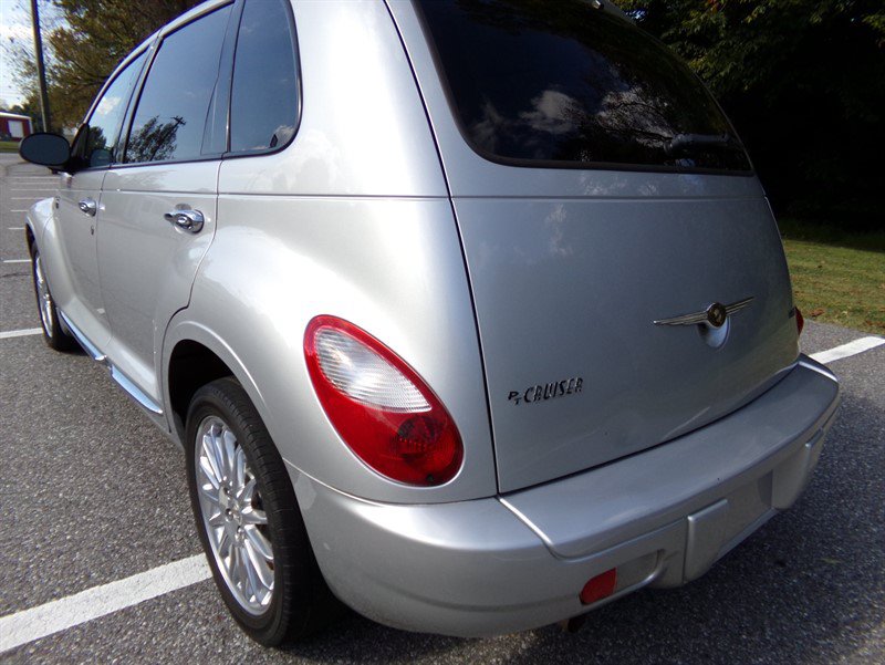 Used 2008 Chrysler PT Cruiser Touring FWD image 8