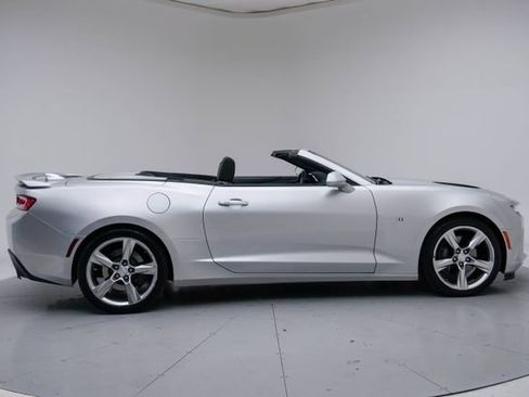 Used 2017 Chevrolet Camaro SS RWD image 8