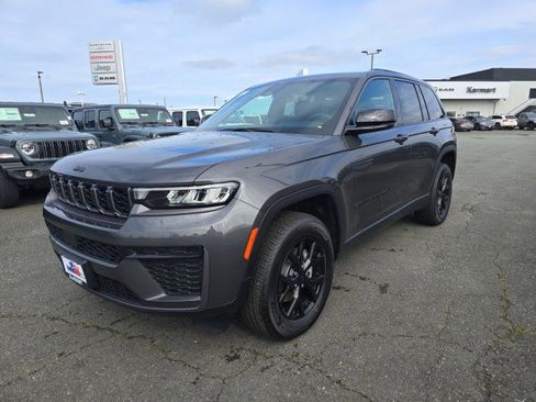 New 2026 Jeep Grand Cherokee Altitude AWD/4WD image 7