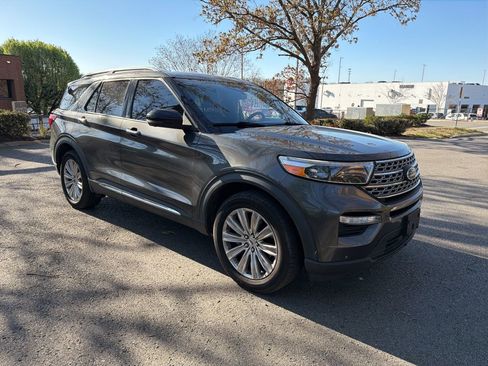 Used 2020 Ford Explorer Limited w/ Class III Trailer Tow Package image 2